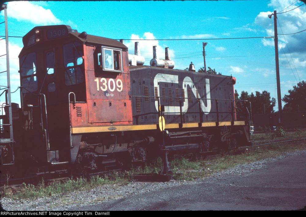 CN 1309